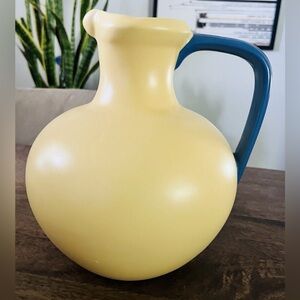 Sleek Vintage Haeger Yellow Pitcher Jug With Periwinkle Blue Handle - Stunning